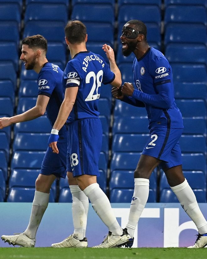 NBA：独行侠击败雄鹿 东契奇全场三双（NBA：独行侠力克雄鹿，东契奇砍下三双）