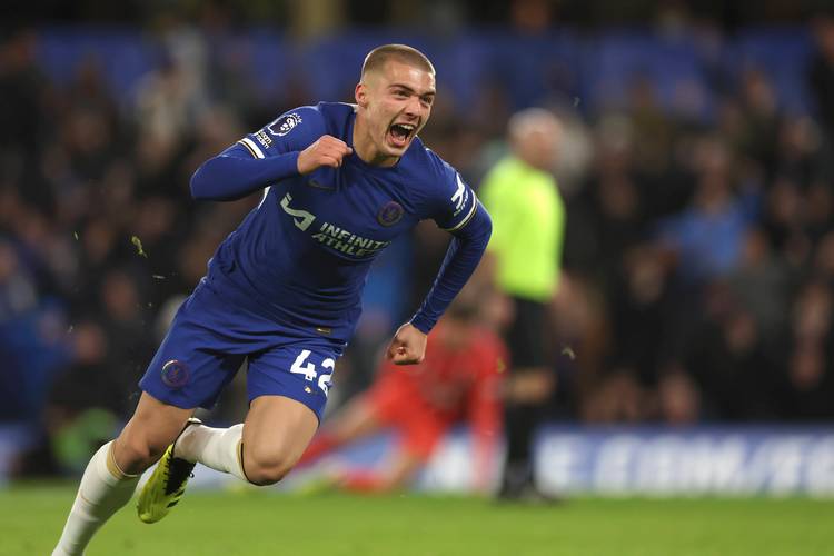 英格兰官方：戈登和波普因伤退出名单，查洛巴和特拉福德入替（英格兰队官宣：戈登、波普伤退，查洛巴与特拉福德递补入选）