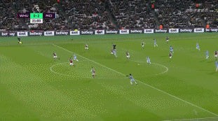 都体：弗拉霍维奇可能缺席尤文20场比赛，包括多场关键战役（都体：弗拉霍维奇恐无缘尤文20战，多场关键对决受影响）