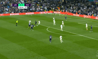 HooXi：很失望，我觉得A队现在和丹麦国家足球队差不多（HooXi：颇为失望，如今的A队像极了丹麦国家队）