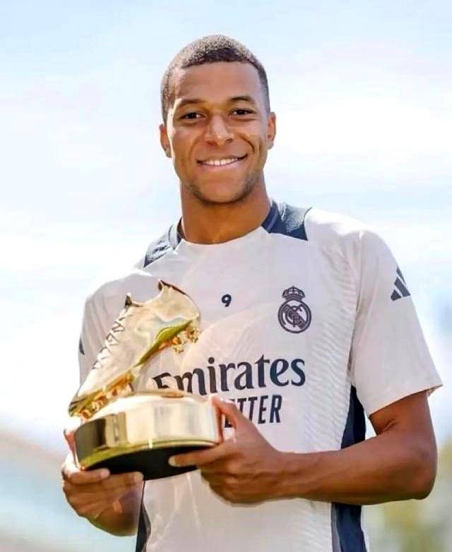 米体：莱奥两个儿子将观看米兰德比，这是他们第一次现场观赛（米体：莱奥两子将首次现场观战米兰德比）