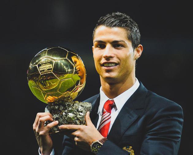 斯帕莱蒂：库普梅纳斯在全队防守最积极；部分球员在适应强度（斯帕莱蒂：库普梅纳斯防守投入全队最突出，部分球员仍在适应比赛强度）